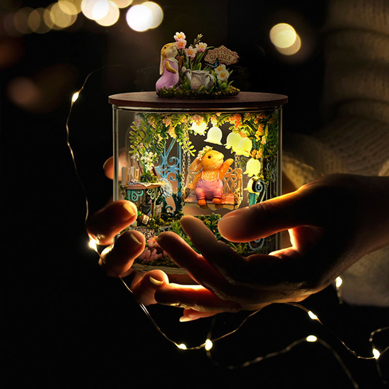 CUTEBEE 1: 24 DIY Dollhouse Kit(Dream Bottle Series)