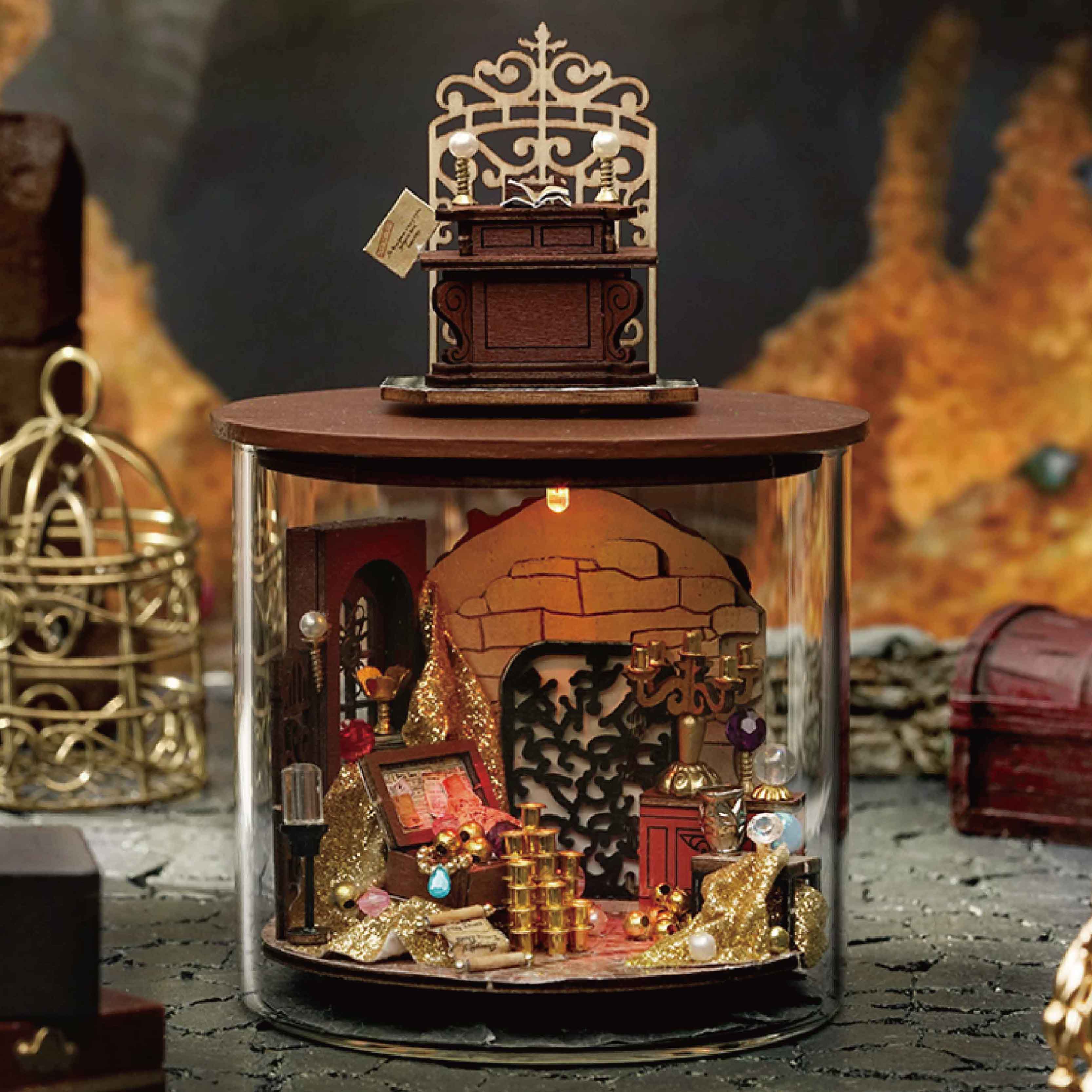 CUTEBEE 1: 24 DIY Dollhouse Kit(Magic World)