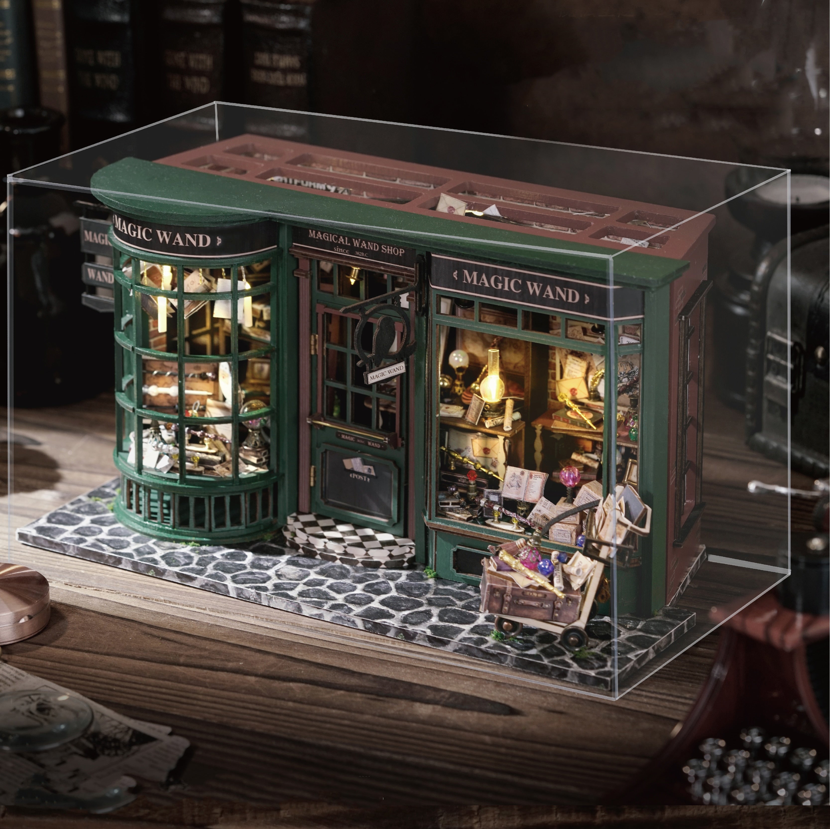 CUTEBEE 1: 24 DIY Dollhouse Kit（Magic Shop）