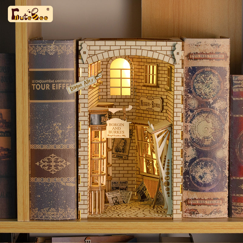 CUTEBEE DIY Book Nook Kit (Magic Alley)