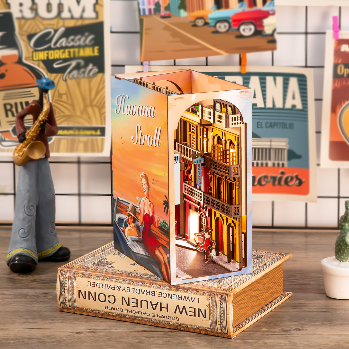 CUTEBEE DIY Book Nook Kit (Havana Stroll)