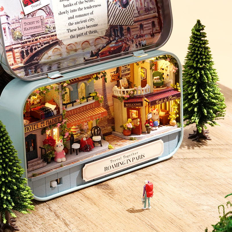 CUTEBEE 1: 24 DIY Dollhouse Kit（Box theater 3）