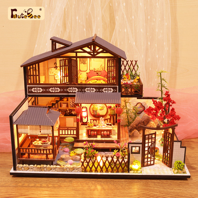 CUTEBEE 1: 24 DIY Dollhouse Kit (Forest habitat)