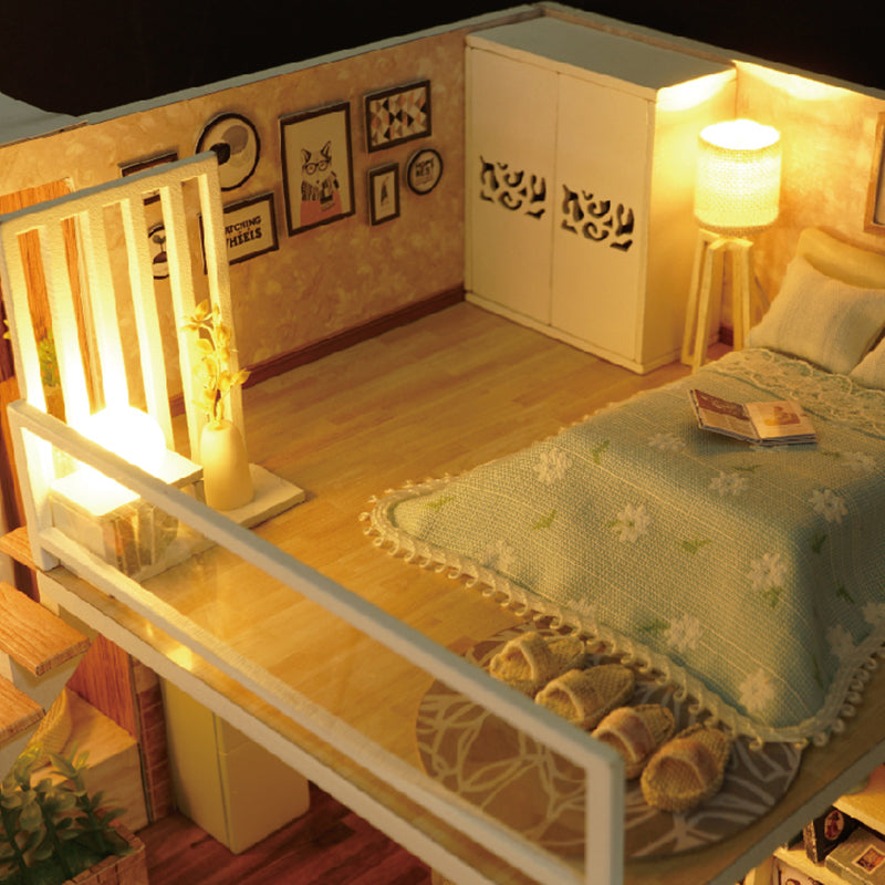 CUTEBEE  1: 24 DIY Dollhouse Kit (Wait For Time)