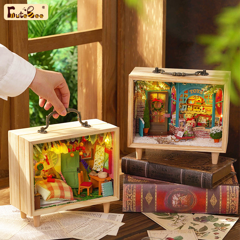 CUTEBEE 1: 24 DIY Dollhouse Kit (Small wooden box 2)
