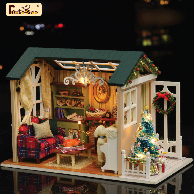 CUTEBEE 1: 24 DIY Dollhouse Kit (Holiday Time)