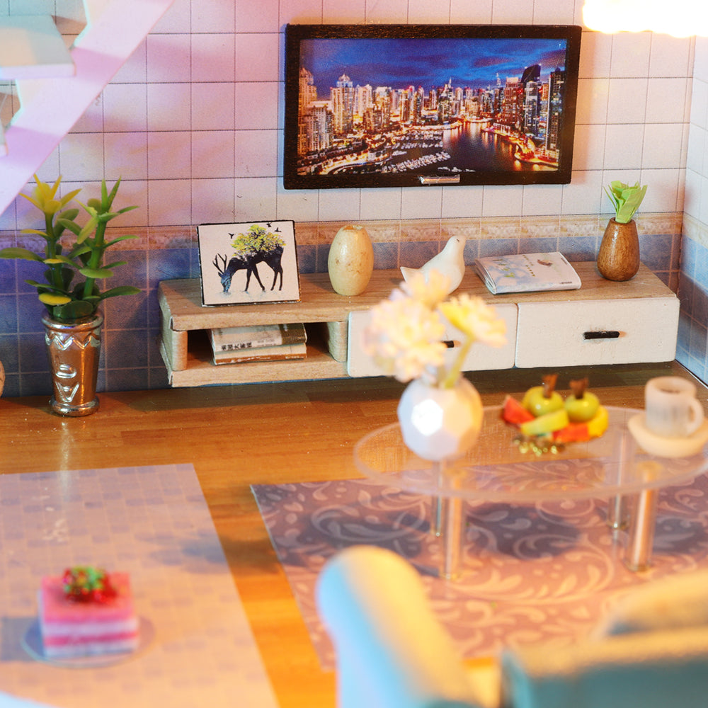 CUTEBEE 1: 24 DIY Dollhouse Kit (Met you)