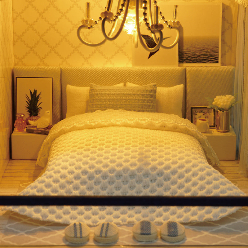 CUTEBEE 1: 24 DIY Dollhouse Kit (Time Apartment)