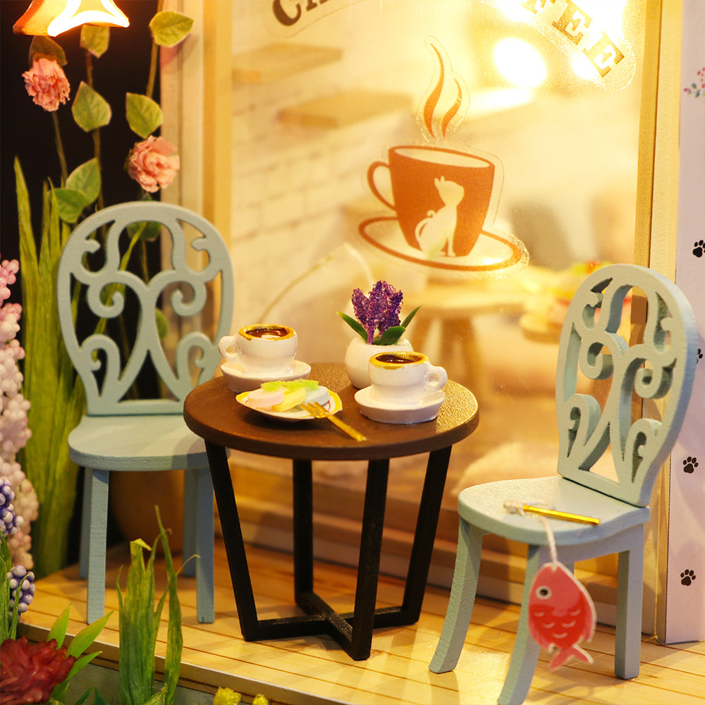 CUTEBEE 1: 24 DIY Dollhouse Kit (Cat Coffee Garden)