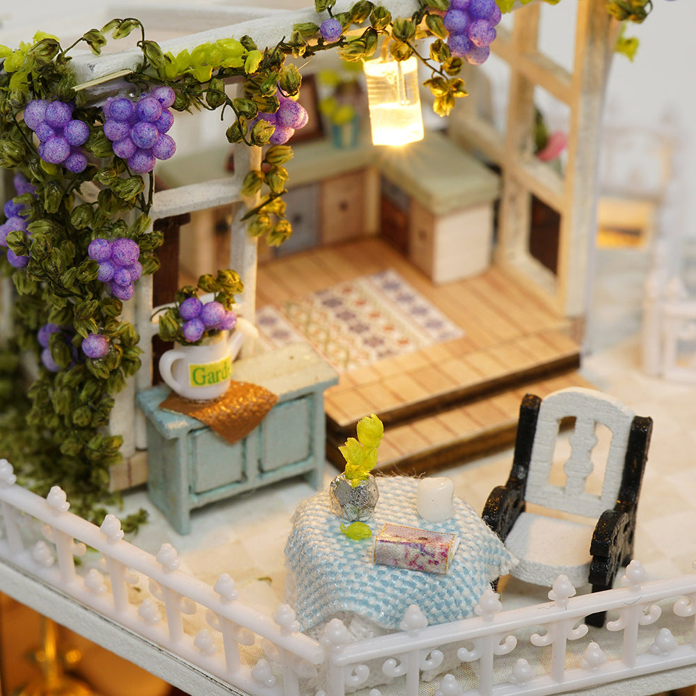 CUTEBEE 1: 24 DIY Dollhouse Kit (Star Dream)