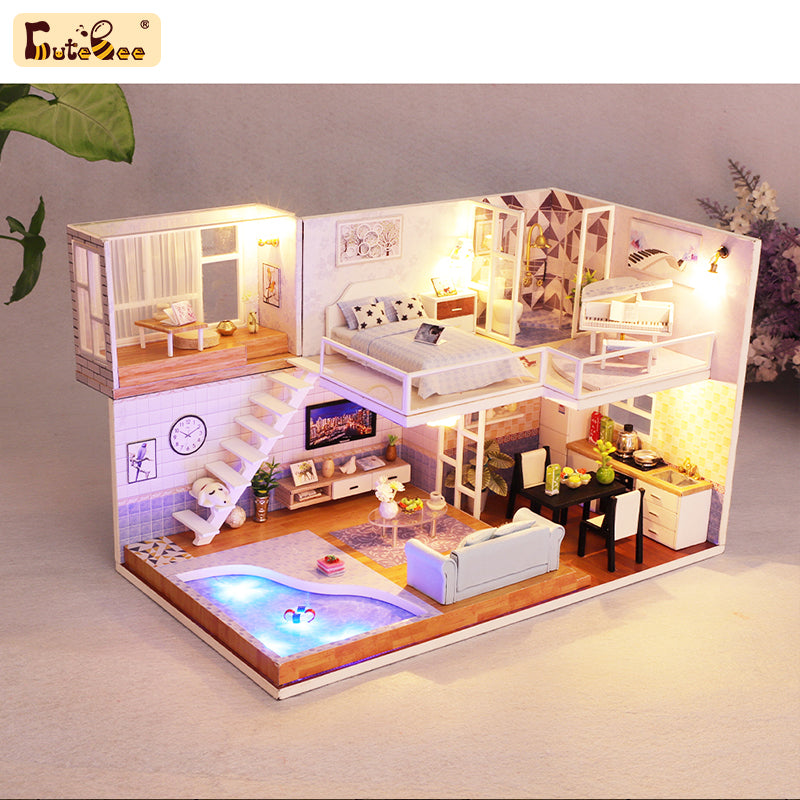 CUTEBEE 1: 24 DIY Dollhouse Kit (Met you)