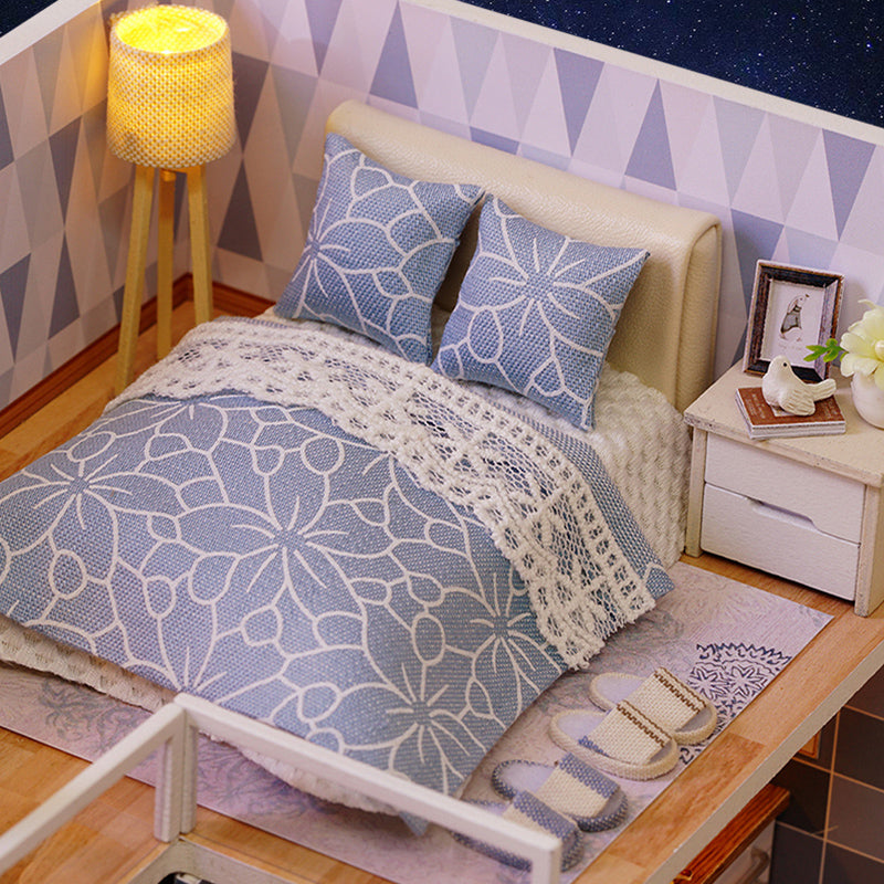 CUTEBEE 1: 24 DIY Dollhouse Kit (Blue Time)