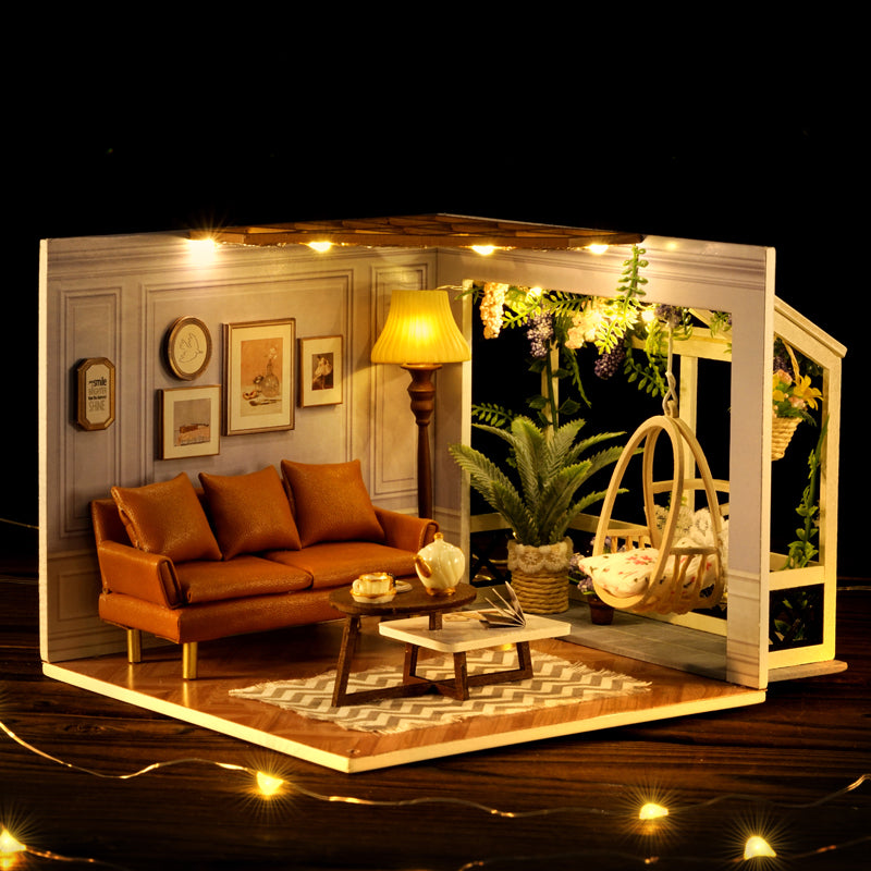 CUTEBEE  1: 24 DIY Dollhouse Kit (Warm Moment)