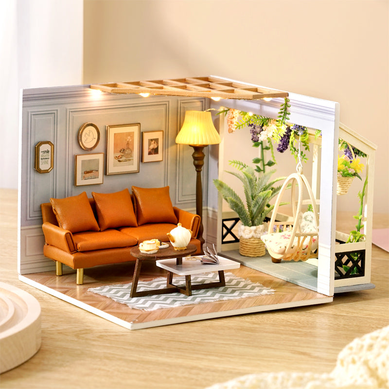 CUTEBEE  1: 24 DIY Dollhouse Kit (Warm Moment)