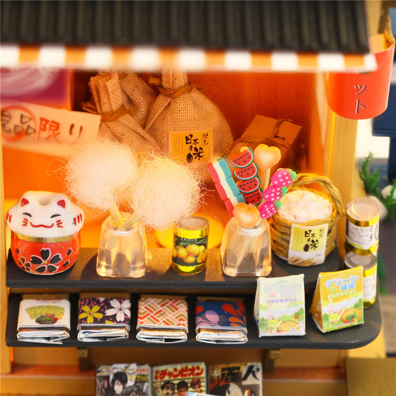 CUTEBEE 1: 24 DIY Dollhouse Kit (Gocery store)