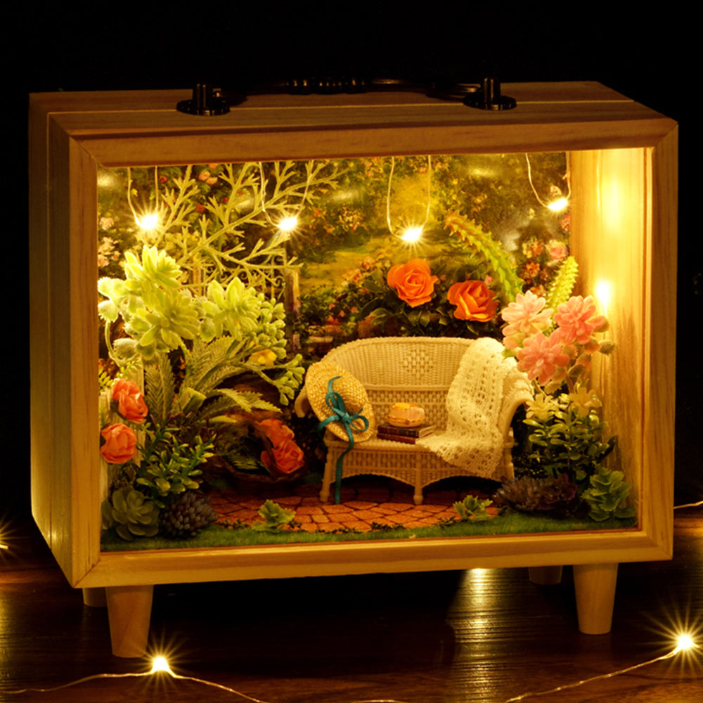 CUTEBEE 1: 24 DIY Dollhouse Kit (Small wooden box)